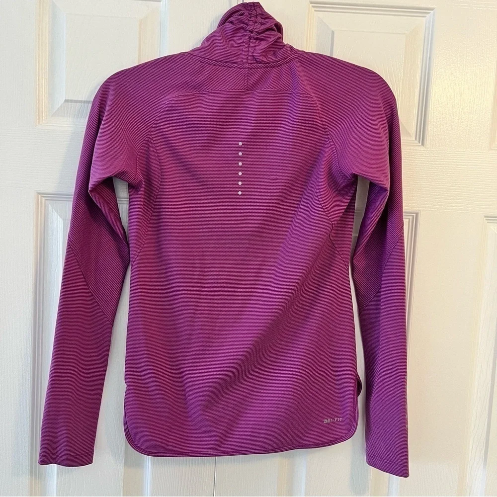 NIKE Women’s AEROREACT Drifit Golf Turtleneck Size S